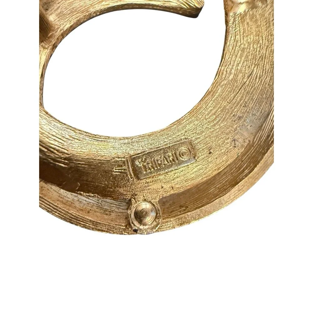Vintage Crown Trifari‎ Brooch Brushed Gold Tone Swirl Signed 1955-1969